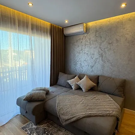 Ti&ja - Balkan Square Apartment