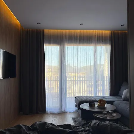 Ti&ja - Balkan Square