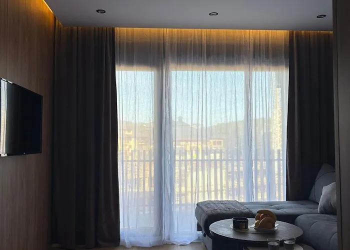 Ti&ja - Balkan Square